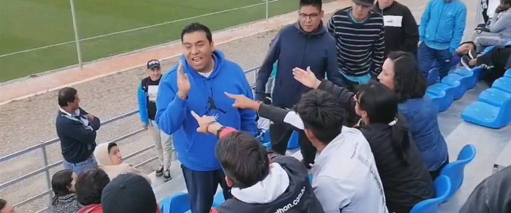 Los miembros de la barra Vieja Escuela amedrentaron a simpatizantes de Always, en el partido del sub-20.