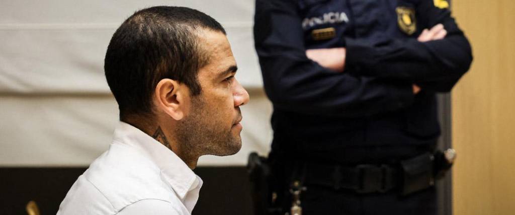 Daniel Alves asistió al juzgado de Barcelona para someterse al juicio por supuesto caso de violación