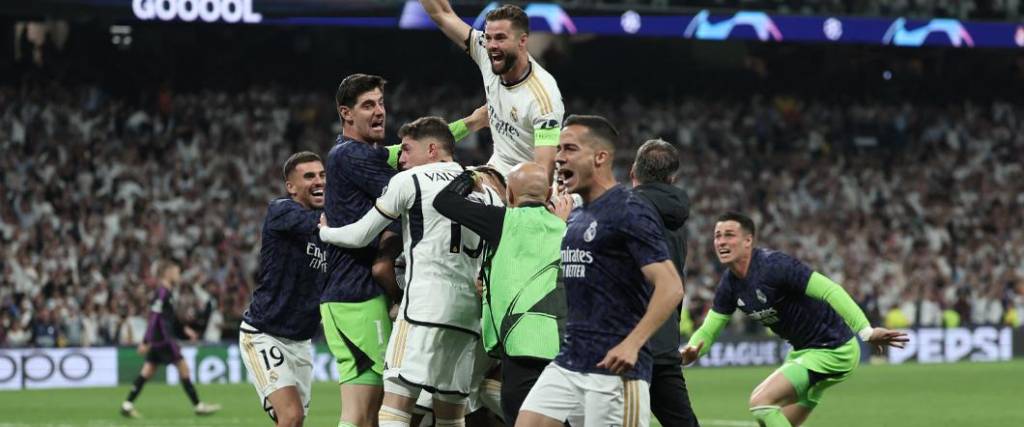Los jugadores del Madrid celebraron la clasificación a la final de la Champions tras vencer al Bayern.