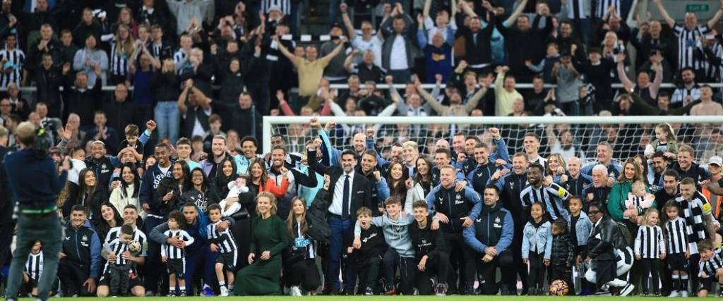 Jugadores, cuerpo técnico y directivos celebraron la clasificación a la Champions League junto a sus familias.