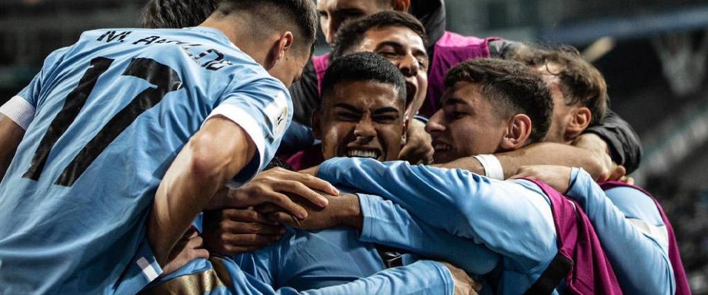 El equipo charrúa se impuso por goleada en su primera presentación en el Mundial que se disputa en Argentina.