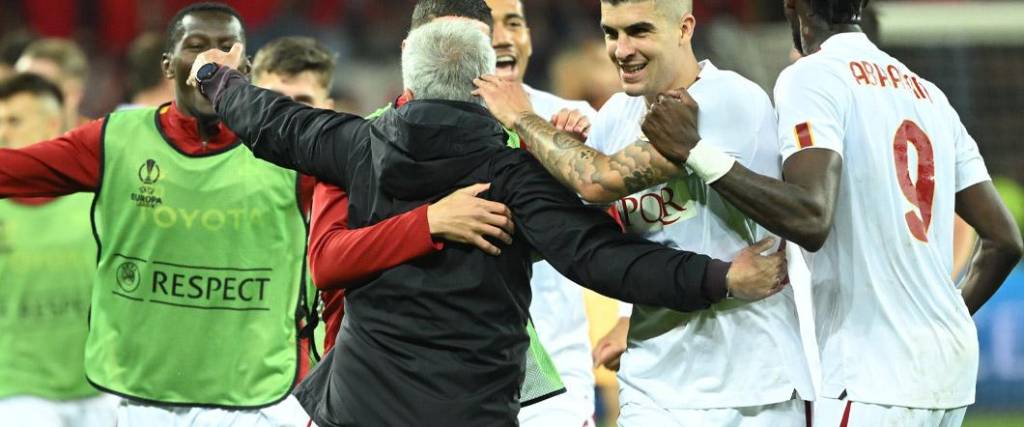 El conjunto romano logró clasificarse a la final de la Europa League de la mano del portugués José Mourinho.