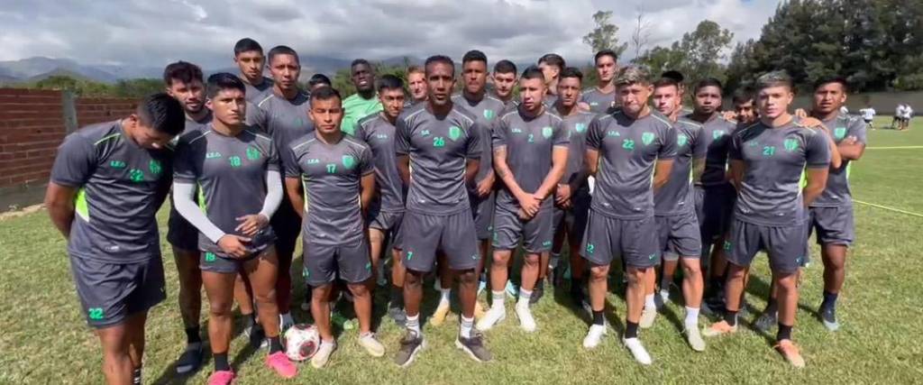 Los jugadores, antes del entrenamiento, dieron a conocer su situación y no descartan posturas más duras.