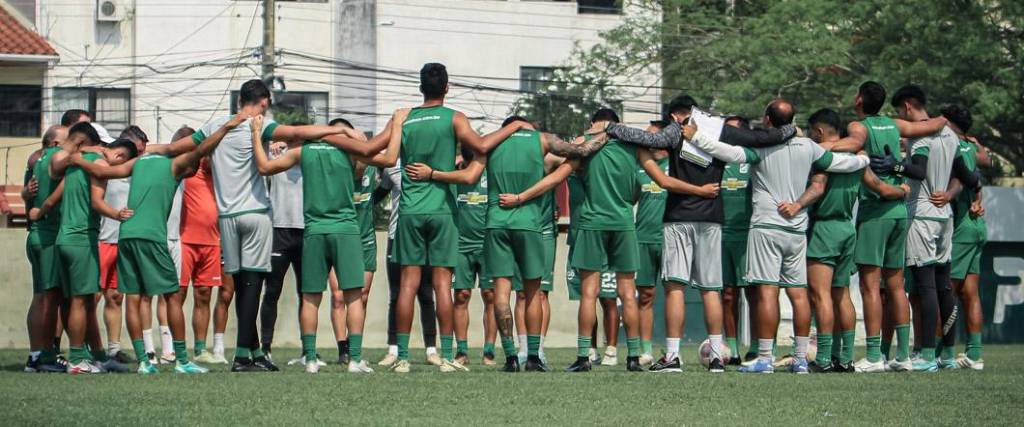 Los jugadores de Oriente mantienen su postura de no entrenar hasta que la dirigencia cumpla con los pagos.