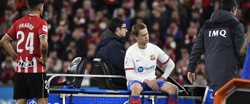 El neerlandés Frenkie de Jong salió lesionado en el primer tiempo en el duelo entre el Athletic y el Barça
