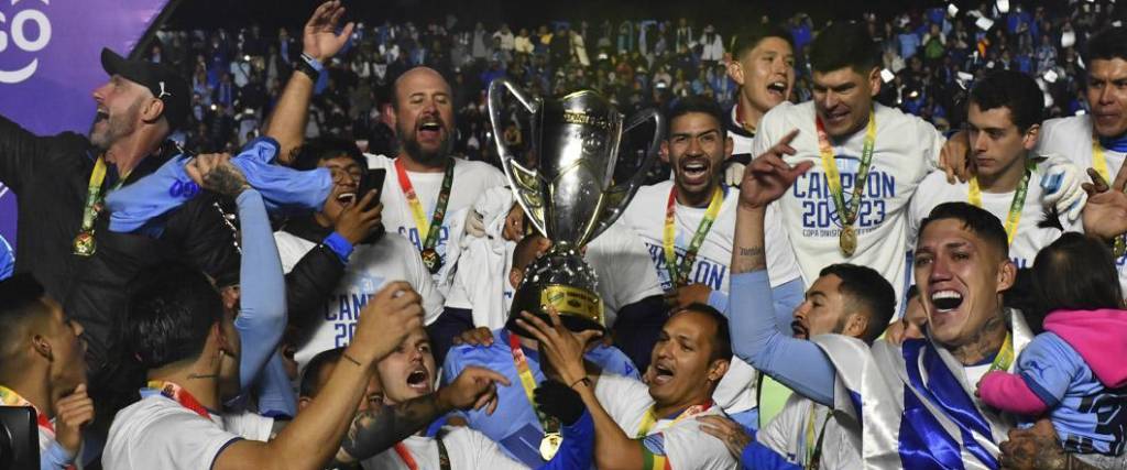 Bolívar fue el campeón del último torneo de la temporada 2023. Jugará la Copa Libertadores este año.