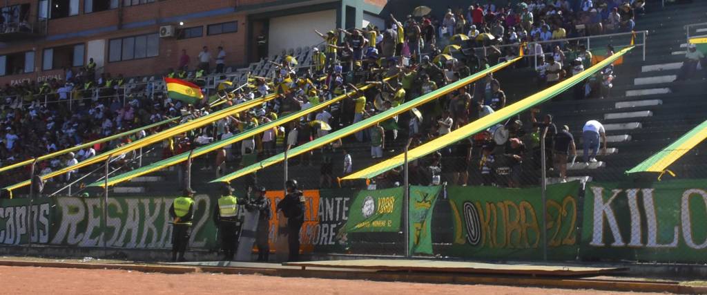 Hinchada del club beniano Libertad Gran Mamoré.