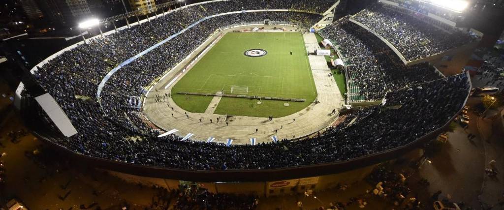 El estadio Hernando Siles de La Paz