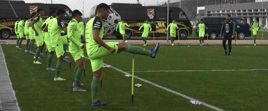 Entrenamiento de la selección boliviana Sub-23 en La Paz