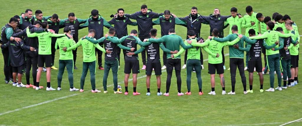 La selección boliviana en un entrenamiento.