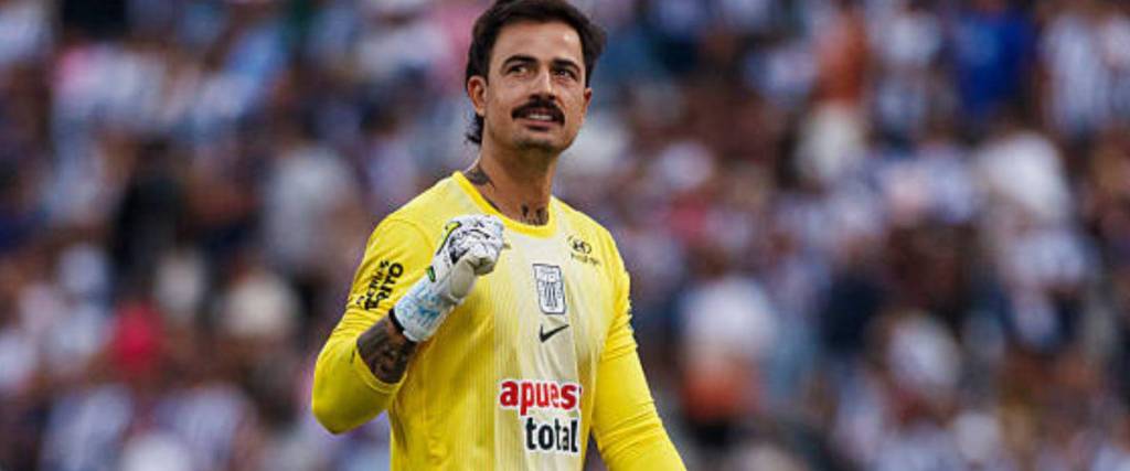 El guardameta boliviano Guillermo Viscarra cuando defendía los colores del Alianza Lima.