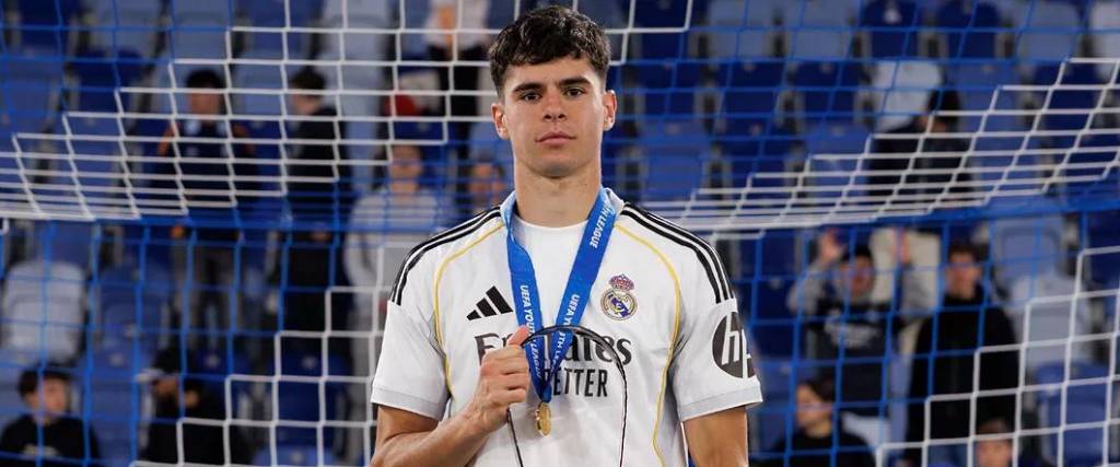 El delantero español, de 20 años, fue traspasado al Racing de Estrasburgo.