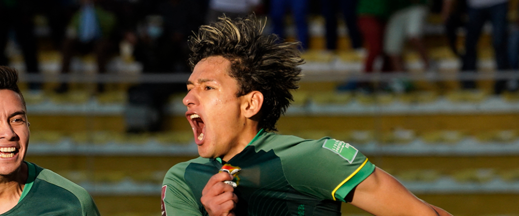 Víctor Ábrego, festejando con la Verde. 