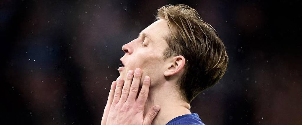 El volante neerlandés se perderá el inicio de la temporada en España tras sufrir una lesión de ligamento.
