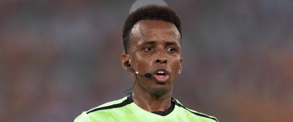 El árbitro africano fue designado por la UEFA como juez principal para la final de la Supercopa de Europa.