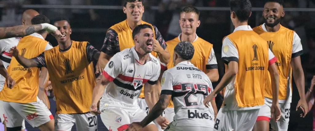 El delantero argentino Calleri anotó el 2-0 definitivo para la victoria de Sao Paulo ante Nacional de Uruguay.