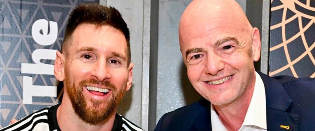 El presidente de la FIFA, Gianni Infantino, fue uno de los que le dedicó un emotivo mensaje a Leo Messi.