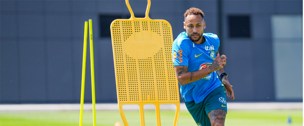 Neymar se alista para disputar su primer partido en la Copa del Mundo tras recuperarse de una lesión.