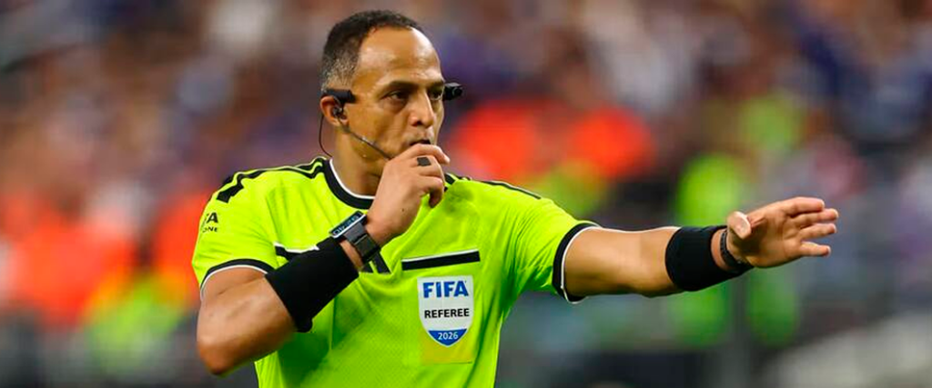 El estadounidense Ismail Elfath será el encargo de impartir justicia en la semifinal de Argentina e Inglaterra.