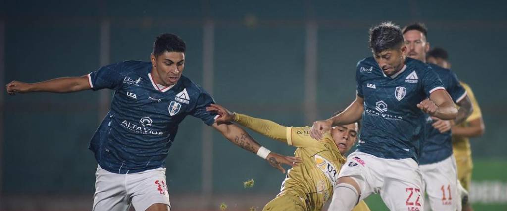 Se jugó en el estadio IV Centenario, de Tarija