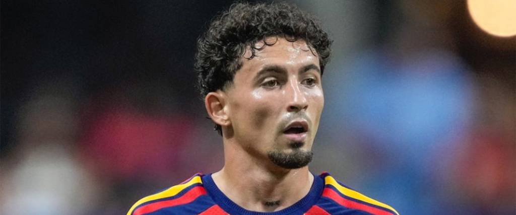 El jugador español abandonó el partido ante Uruguay con molestias en el hombro izquierdo.