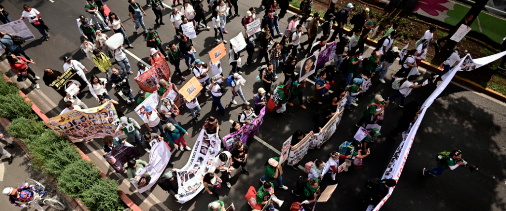A la par del incio del Mundial, protestas se hacen visibles en los alredeores del estadio Ciudad de México