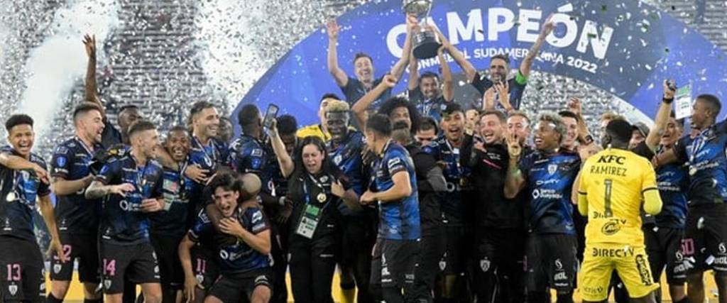 Festejo de los campeones de la Copa Sudamericana 