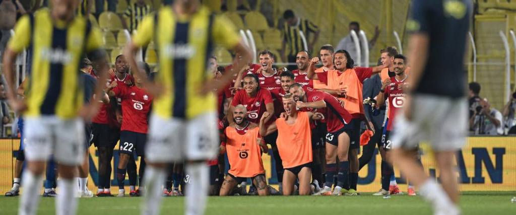 El Lille eliminó al Fenerbahçe de Mourinho y avanzó a la ronda de playoffs de la Champions League.