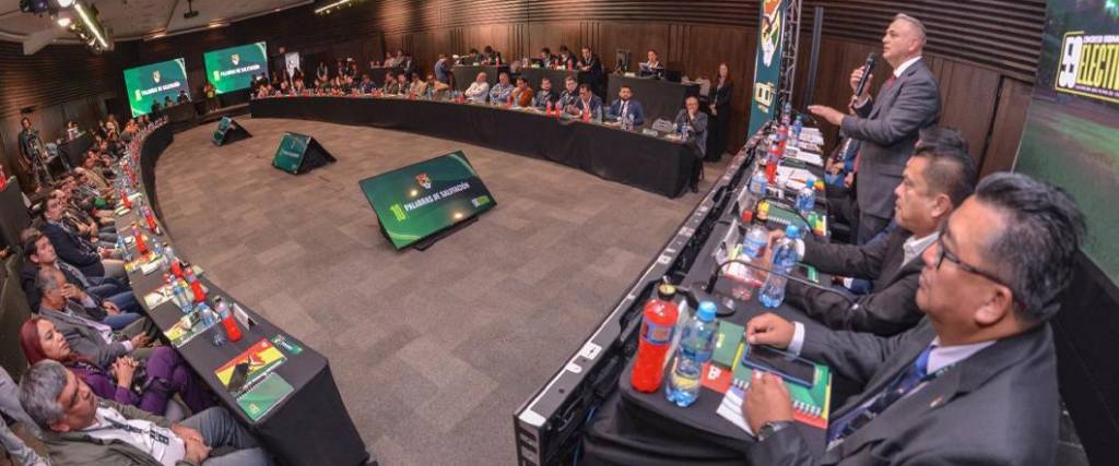 Los 16 clubes de la División Profesional definirán los torneos que se disputarán en la temporada 2026.