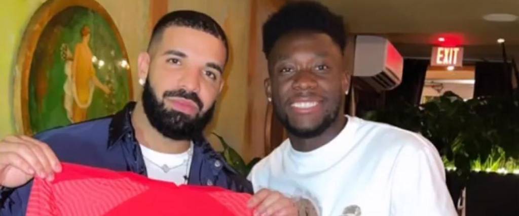 El cantante canadiense compartió una foto en la previa al duelo con el capitán Alphonso Davies.