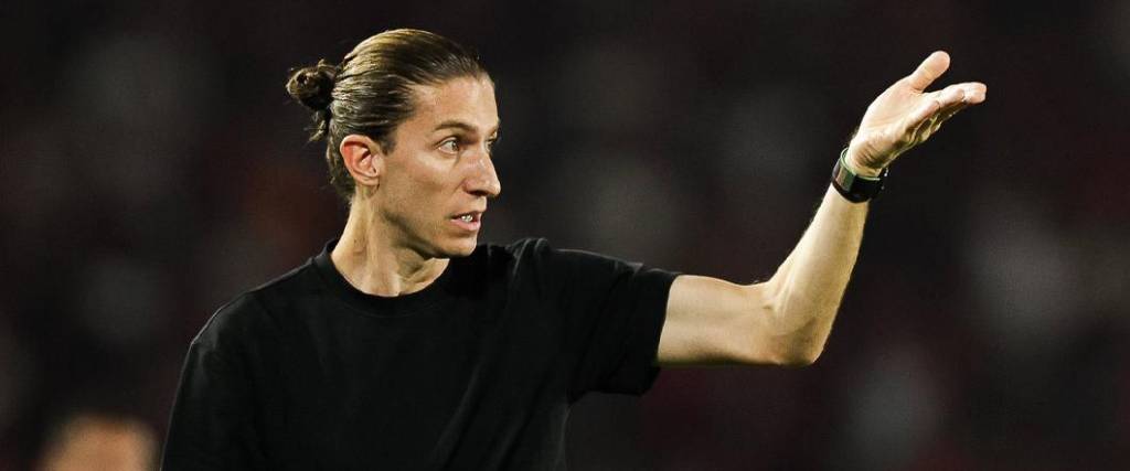 El técnico brasileño, de 40 años, continuará al mando de Flamengo tras acordar su renovación de contrato.