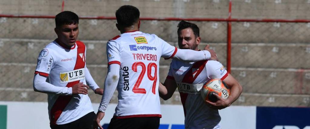 El equipo alteño se impuso por 5-3 en condición de local, cumpliendo ante Aurora para seguir como líder.
