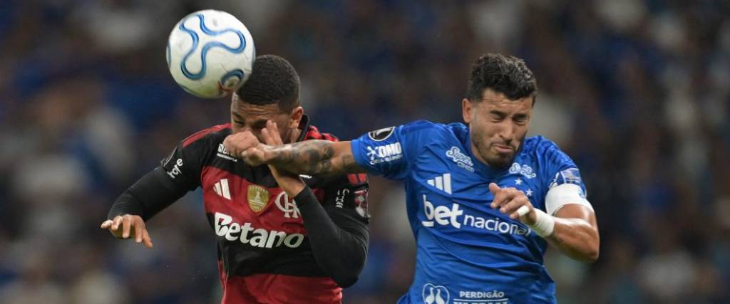 El duelo entre equipos brasileños terminó igualado 1-1 en el estadio Mineirao de Belo Horizonte.