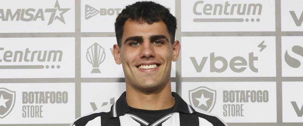 El delantero uruguayo fue presentado como nuevo refuerzo de Botafogo para la temporada 2026.