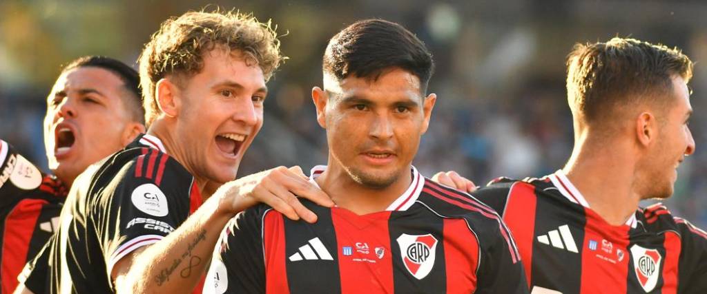 El delantero Maxi Salas marcó el único tanto del compromiso para darle la victoria a River Plate.