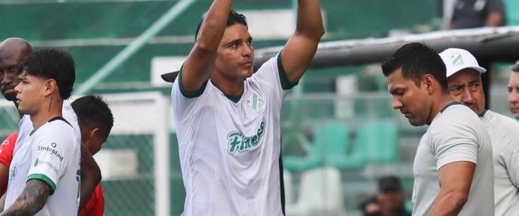 El ‘Matador’ volvió a disputar un partido con Oriente Petrolero después de 22 años.