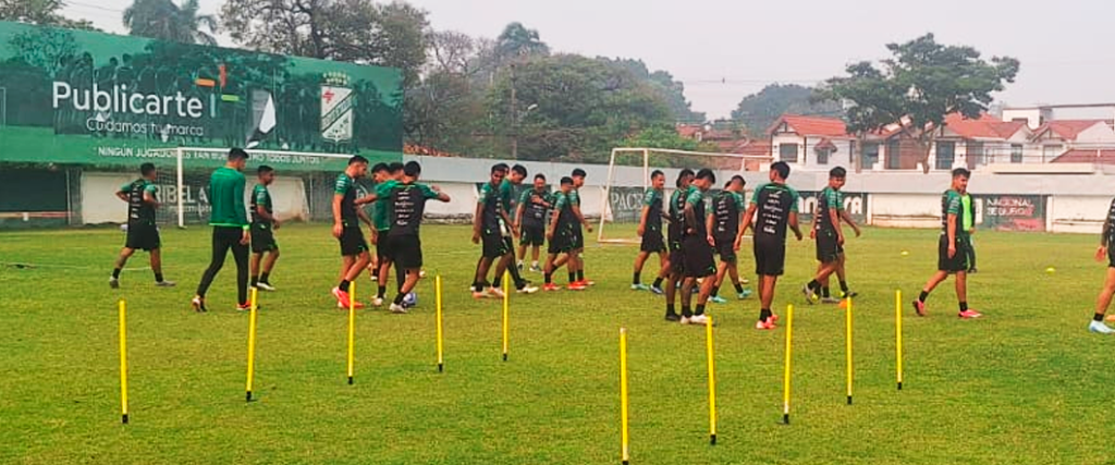 Entrenamiento de la Verde en la sede de Oriente Petrolero. 