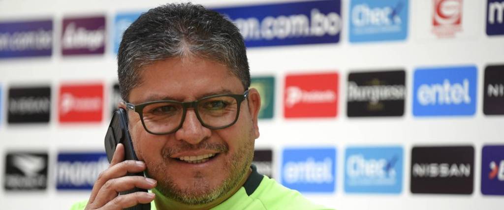 El técnico de la selección boliviana evaluará la opción de convocar a Martins en base a su rendimiento.