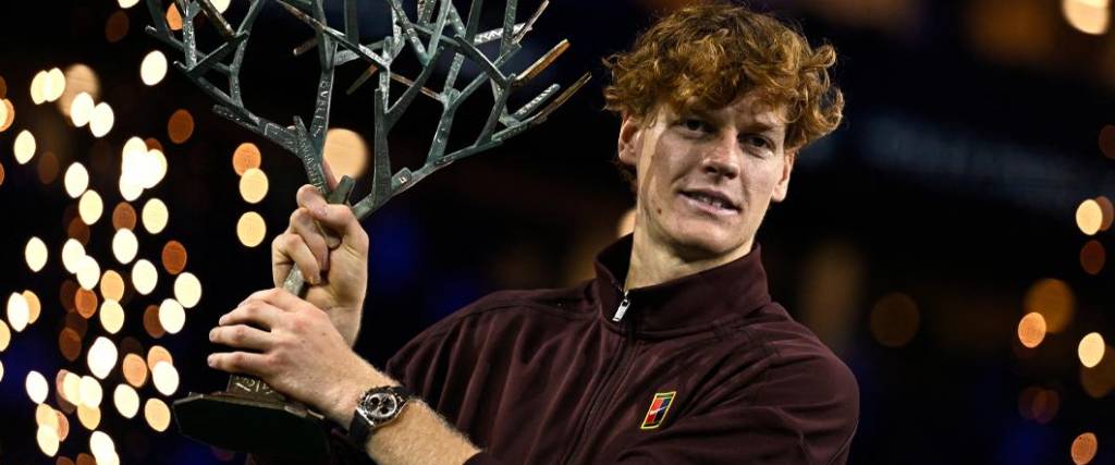 El tenista italiano logró su primer título en París y recuperó el primer lugar en el ranking de la ATP.