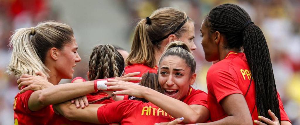 La Roja obtuvo el triunfo en su debut en la fase de grupos de los Juegos Olímpicos tras vencer a Japón 2-1.