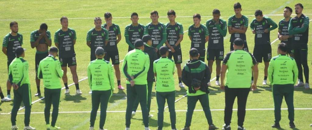 El equipo nacional entrenó este domingo en el estadio Rafael Mendoza Castellón de Achumani.