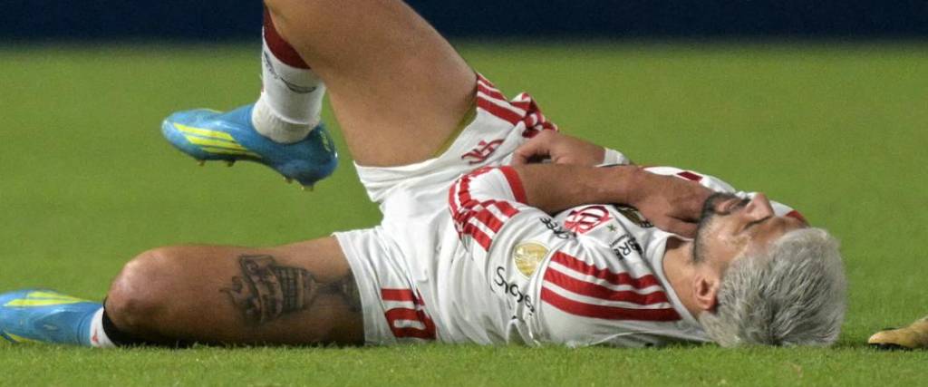 El mediocampista uruguayo sufrió una lesión de gravedad en un partido de Copa Libertadores.