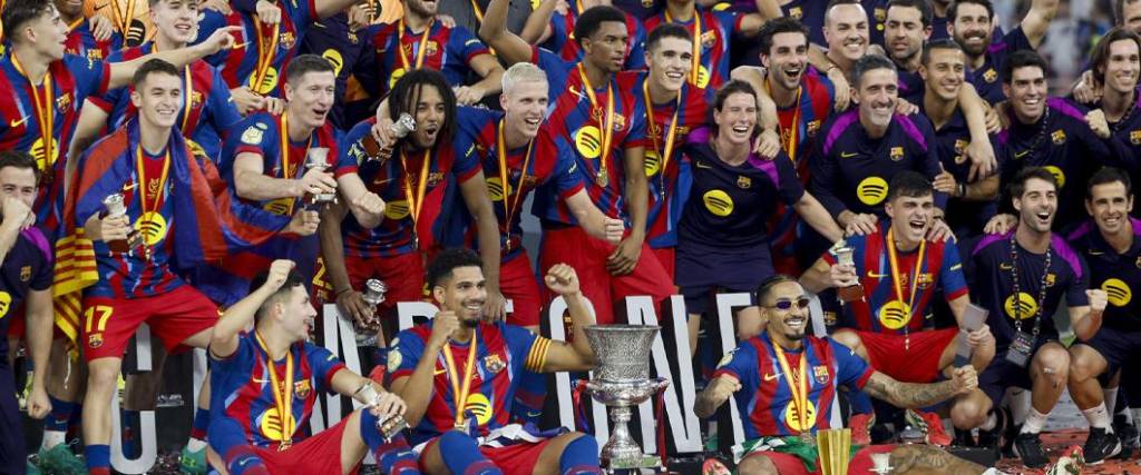 El conjunto azulgrana se coronó campeón de la Supercopa de España tras vencer por 3-2 al Real Madrid.