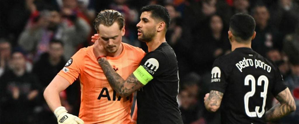 El joven portero checo abandonó el partido a los 17 minutos tras ser reemplazado por dos errores groseros.