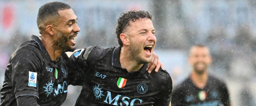 El conjunto napolitano se impuso en condición de visitante con goles de Spinazzola y Rrahmani.