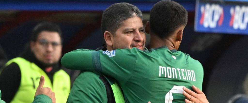 El técnico de la selección boliviana, Óscar Villegas, debutó con triunfo ante Venezuela en Villa Ingenio.