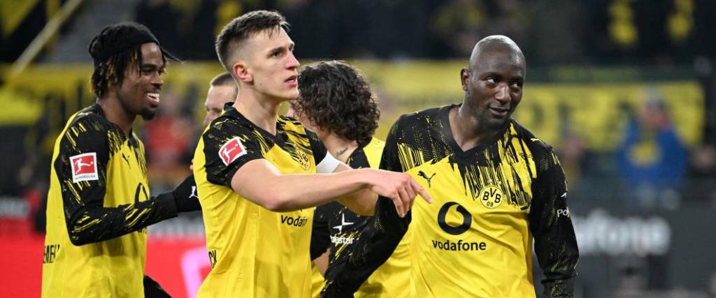 El delantero guineano, Serhou Guirassy, marcó dos goles para darle la victoria al cuadro amarillo de local.