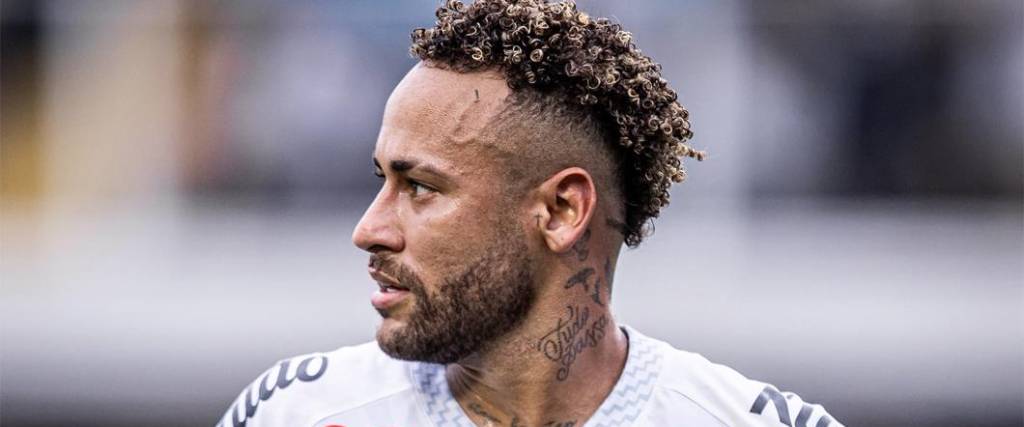 El delantero del Santos fue operado de la rodilla izquierda y estará fuera de las canchas por un mes.