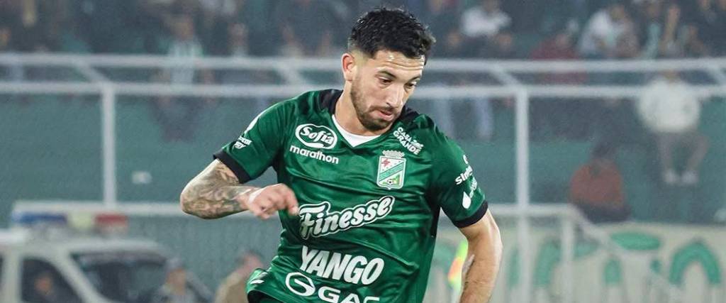 Nahuel Roldán, delantero uruguayo que defiende la camiseta de Oriente Petrolero. 