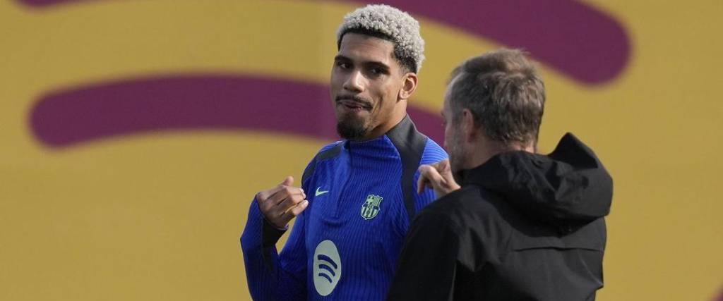 El uruguayo le comunicó al DT Hansi Flick que no está apto para afrontar los partidos del equipo azulgrana.